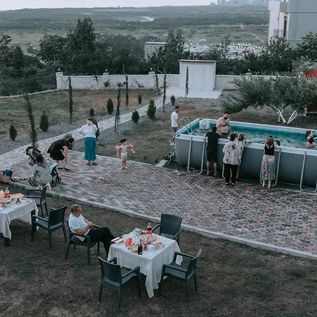Вилла La'Familia Батуми Экстерьер фото